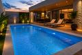 Minha piscina está perdendo água: o que pode ser e como resolver