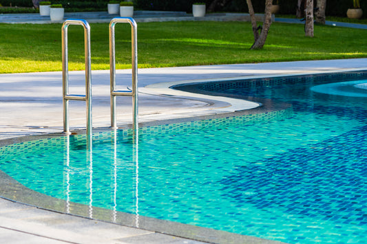 Como oferecer uma piscina completa e por que isso muda o resultado do seu negócio